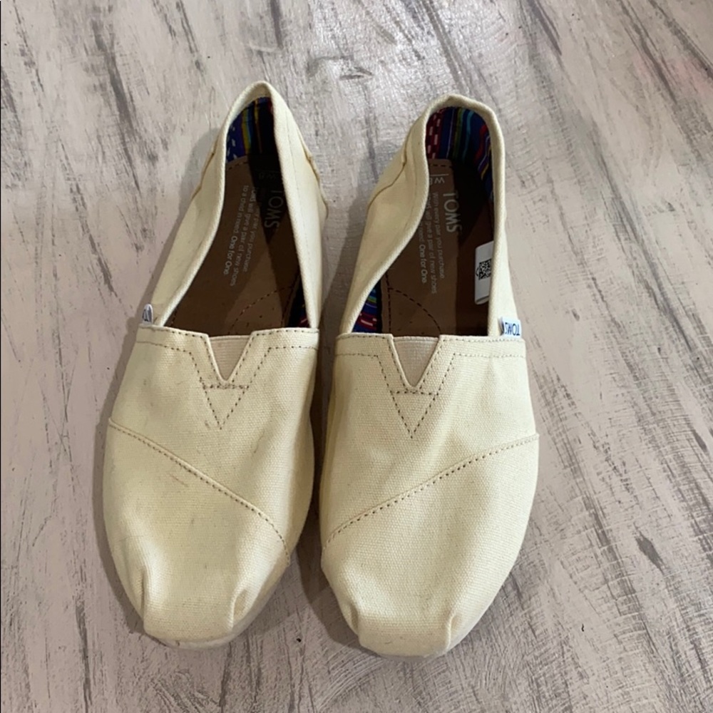 Beige Toms